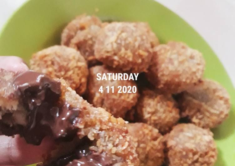 Bola bola pisang isi coklat lumer