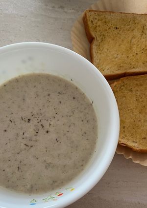 Hình của món Súp kem nấm (creamy mushroom soup).