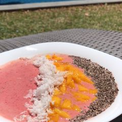 A picture of Berry Breakfast Bowl.