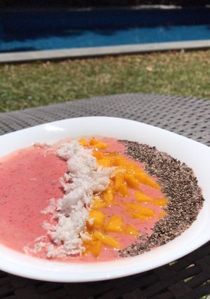 A picture of Berry Breakfast Bowl.