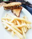 Sándwiches de carne y panceta