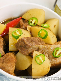 黑木耳梅醬馬鈴薯燉肉 的食譜成品照片