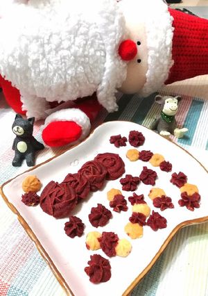 紅麴擠花餅乾 ٩(●˙▿˙●)۶ 的食譜成品照片