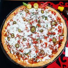 A picture of BBQ Chicken Tikka Pizza 🍕.