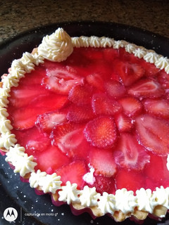 Una foto de Tarta De Frutilla Fácil🍓🍰