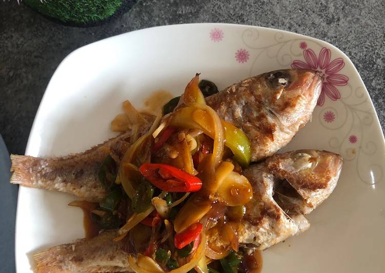 Bumbu memasak Ikan asam manis yang Menggugah Selera