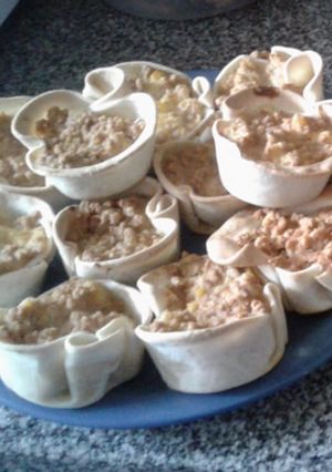 Una foto de Canastas de pollo y choclo cremoso