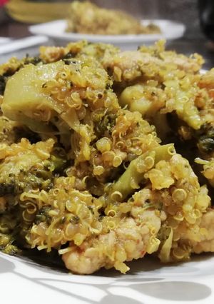 Una foto de Salteado de Brócoli, Quinoa y Lomo