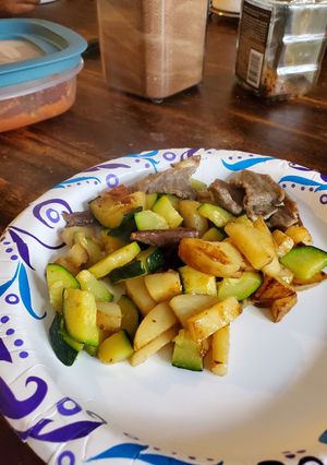 Una foto de Guisado: papas con calabazas y cesina