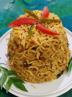 टोमेटो राइस(tomato rice recipe in Hindi) रेसिपी मुख्य फोटो