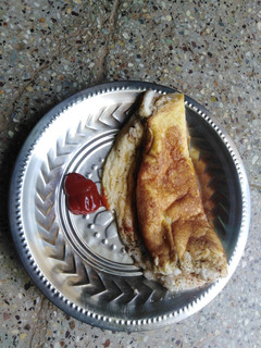 பன் ஆம்லெட் (very yummy) செய்முறை முக்கிய புகைப்படம்