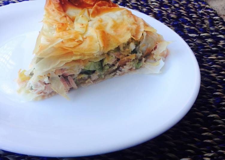 Steps to Make Quick Salmon Phyllo Pie