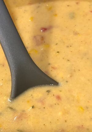 A picture of Quick Creamy Cheesy Spicy Corn Chowder.