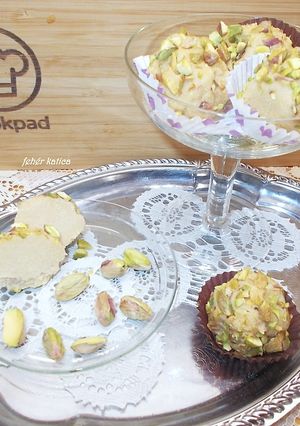 Pisztáciakrémes kekszgolyó recept fotója