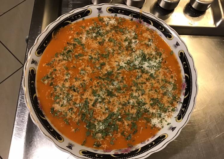Comment Cuisiner Soupe de homard pommes de terre et poivrons au persil et parmesan