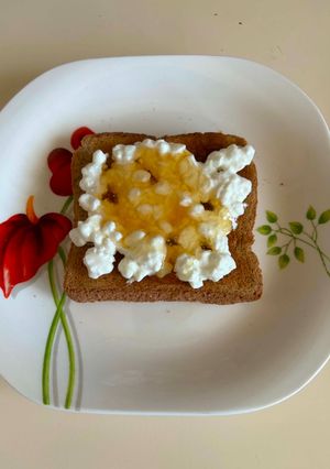Φωτογραφία της συνταγής Τοστ με Cottage και Μέλι!🍞🍯