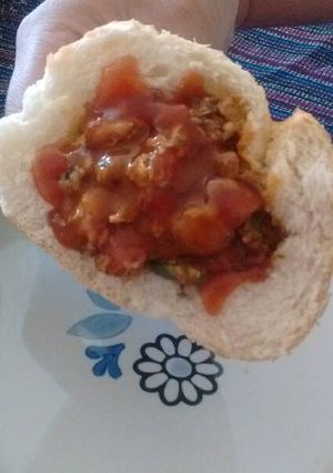 Una foto de Tortas con sardinas en salsa de tomate a la mexicana!!💕
