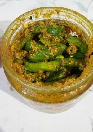 A picture of Hari mirch ka achar.