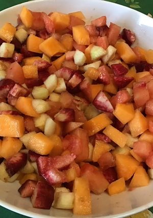 Une photo de Salade de pastèque, poires, melon et pêches de vigne