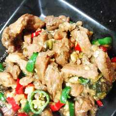 A picture of Pad Moo/Tumis Daging Babi a la Thai.