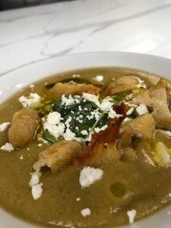 Una foto de Crema de garbanzos, papa y calabacín