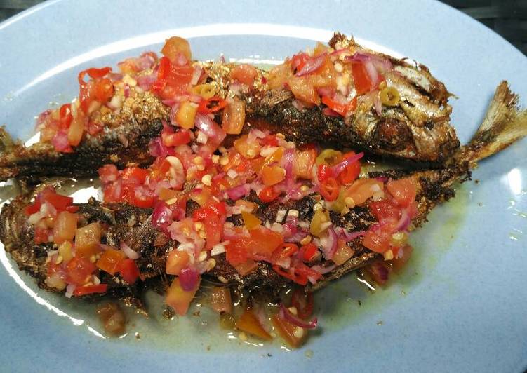 Resep Ikan Sambal Dabu Dabu Oleh Dydeefazamoza Cookpad 