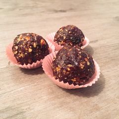 Easy Hazelnut & Raisin Energy Balls A picture of Easy Hazelnut & Raisin Energy Balls.