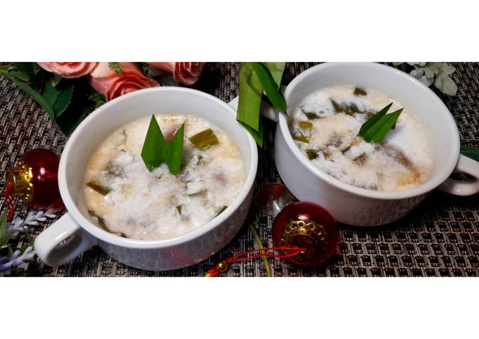 Kue keranjang santan kukus