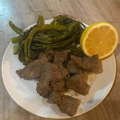 Ox livers with lemon A picture of Ox livers with lemon.