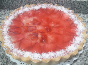 Una foto de Tarta de frutillas y gelatina