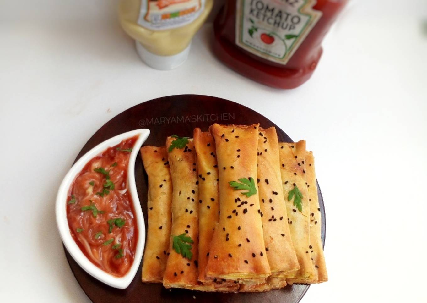Crunchy chicken filo cigars