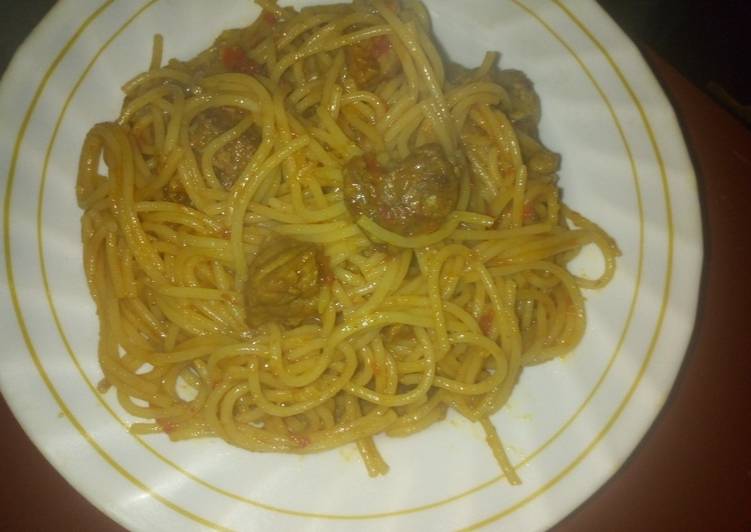 Meat with spaghetti