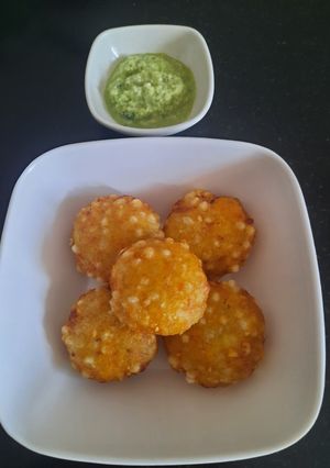 A picture of Sabudana vada.