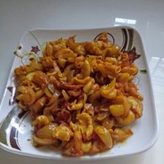 A picture of Macaroni.