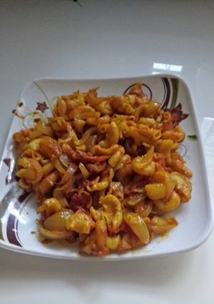 A picture of Macaroni.