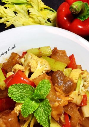 Hình của món Gân Bò Xào Ớt Sa Tế.
