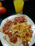 Huevos rancheros, tostaditas con tomates y orégano🍳