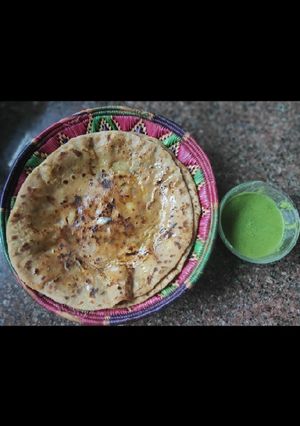 A picture of Aloo ka paratha.