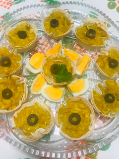 Una foto de Mini Quichés de Ají de Pollo!