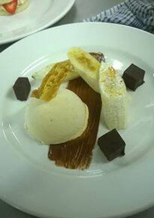A picture of Peanut butter parfait.