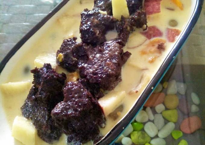 Fruit Custard and hot chocolate cake (two in one sweet)hot cake with cold fruit custard