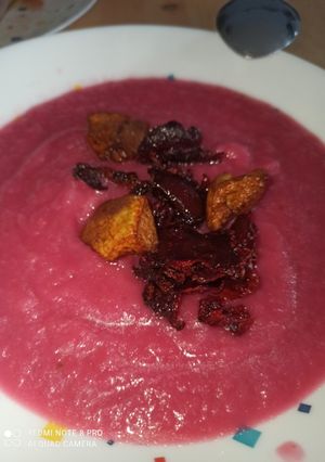 Una foto de Crema de Col Repollo y Remolacha