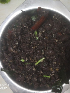 ஆட்டு இரத்த பொரியல்(goat blood poriyal recipe in tamil) செய்முறை முக்கிய புகைப்படம்