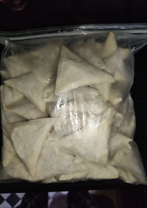 A picture of Beef Qeema Samosa.