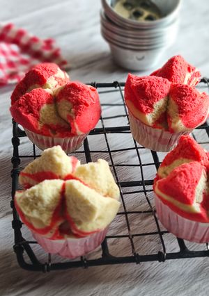 Foto resep Bolu Kukus Mekar Merah Putih