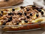 Ensalada templada de tomate rosa, berenjena y jamón