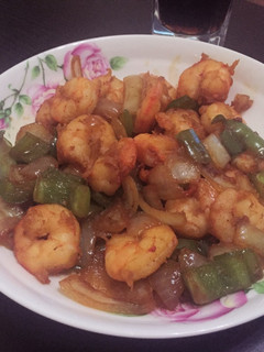 Una foto de Langostinos en salsa