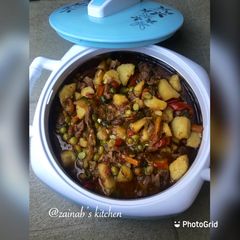 Shredded beef & veggie sauce🌶🥕🥩🥔 A picture of Shredded beef & veggie sauce🌶🥕🥩🥔.