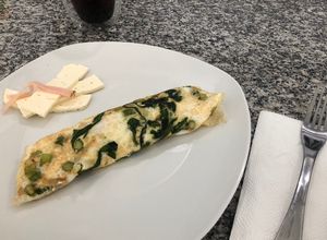 Una foto de Omelette Claras con Jamón y Espárragos