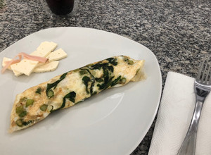Una foto de Omelette Claras con Jamón y Espárragos